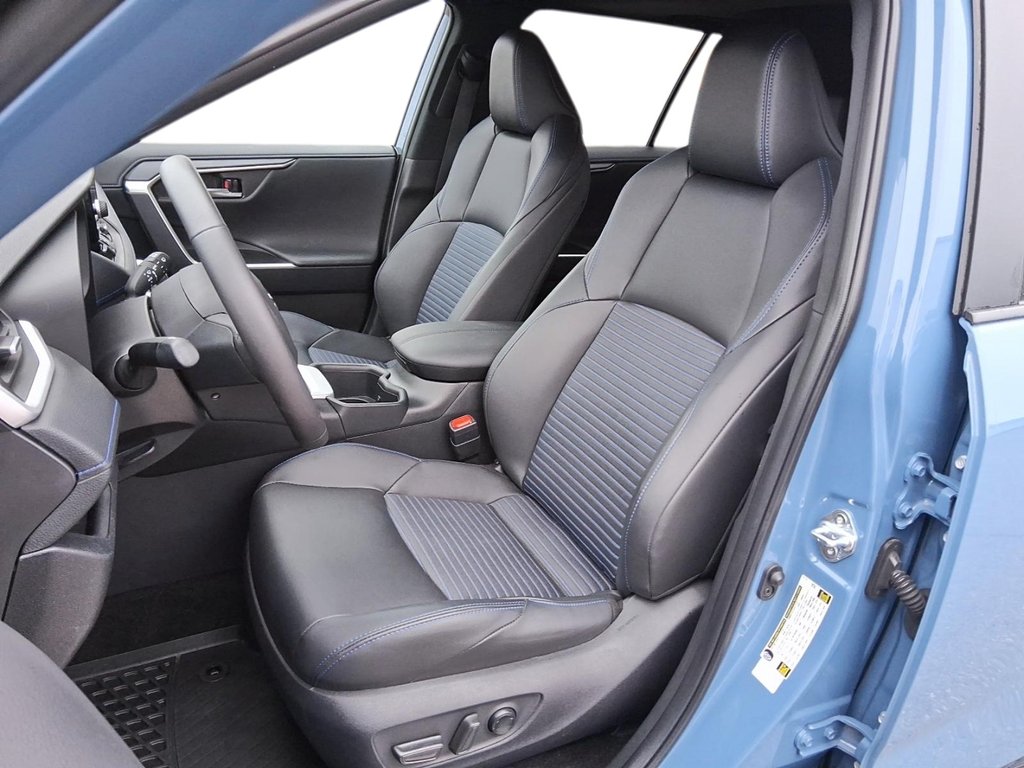 2025 Toyota RAV4 Hybrid XSE AWD in Stratford, Ontario - 8 - w1024h768px