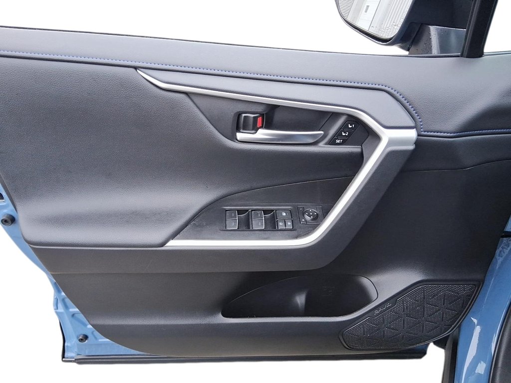 2025 Toyota RAV4 Hybrid XSE AWD in Stratford, Ontario - 11 - w1024h768px