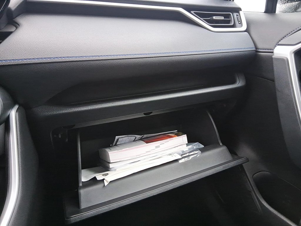 2025 Toyota RAV4 Hybrid XSE AWD in Stratford, Ontario - 16 - w1024h768px