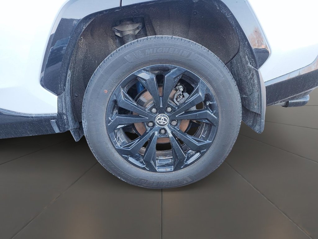 2025 Toyota RAV4 Hybrid XSE AWD in Stratford, Ontario - 7 - w1024h768px
