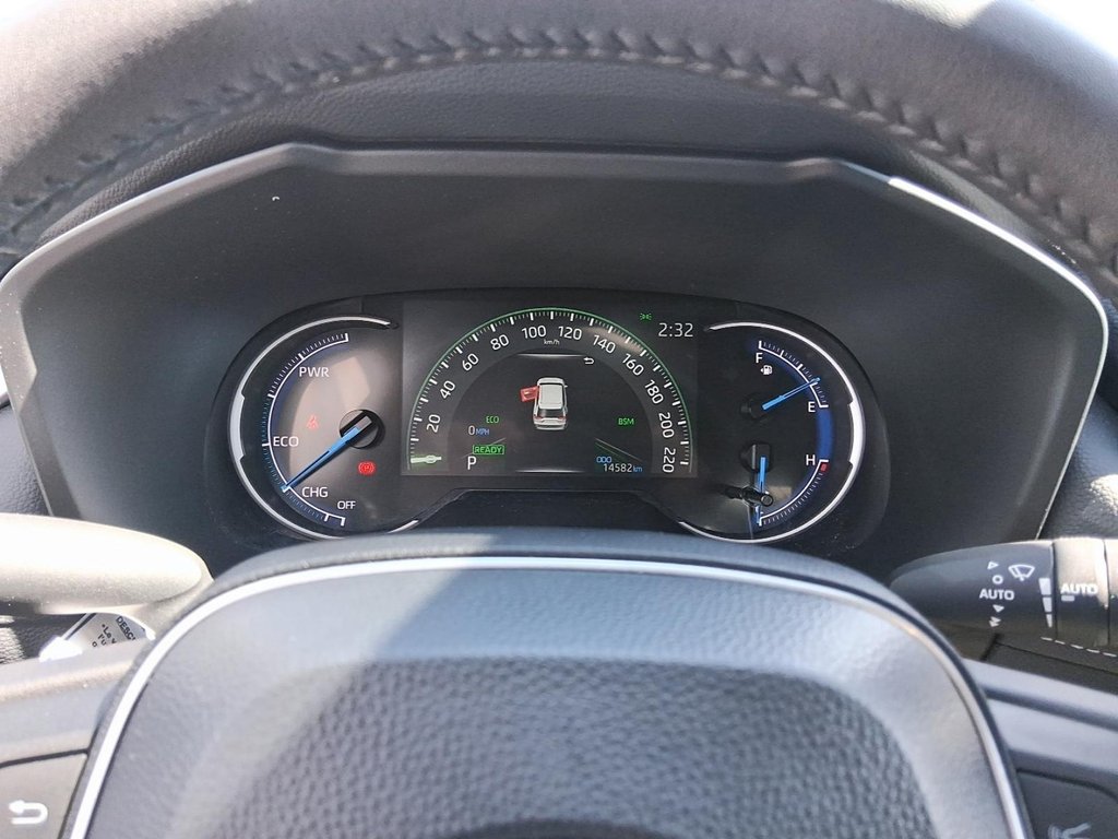 2025 Toyota RAV4 Hybrid XLE AWD in Stratford, Ontario - 14 - w1024h768px
