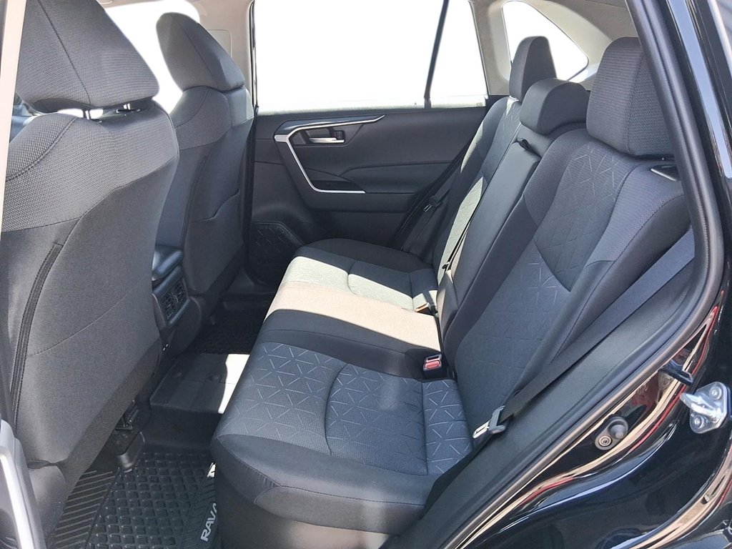 2025 Toyota RAV4 Hybrid XLE AWD in Stratford, Ontario - 9 - w1024h768px