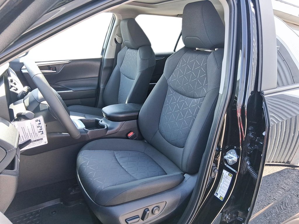 2025 Toyota RAV4 Hybrid XLE AWD in Stratford, Ontario - 8 - w1024h768px