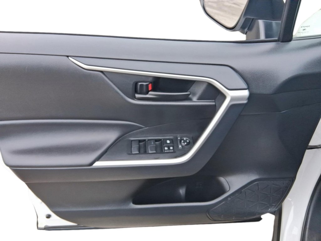 2025 Toyota RAV4 Hybrid LE AWD in Stratford, Ontario - 11 - w1024h768px