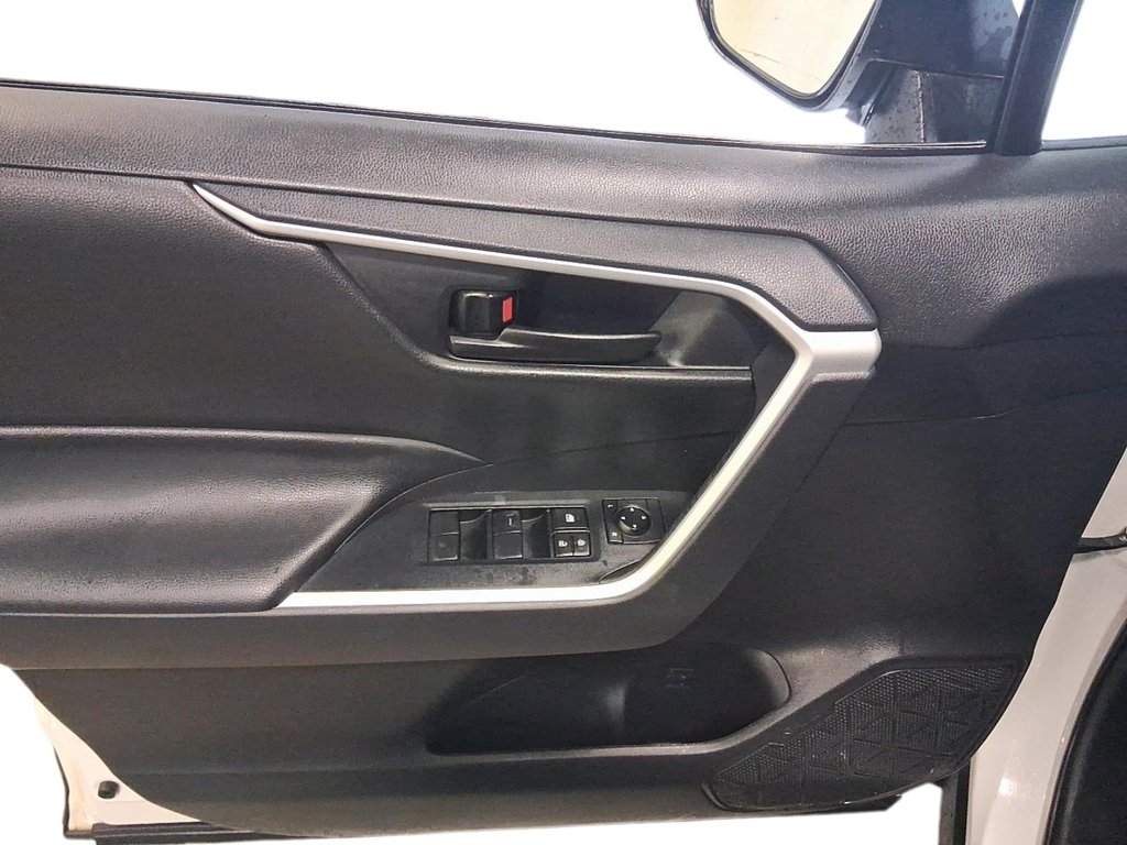 2025 Toyota RAV4 Hybrid LE AWD in Stratford, Ontario - 11 - w1024h768px