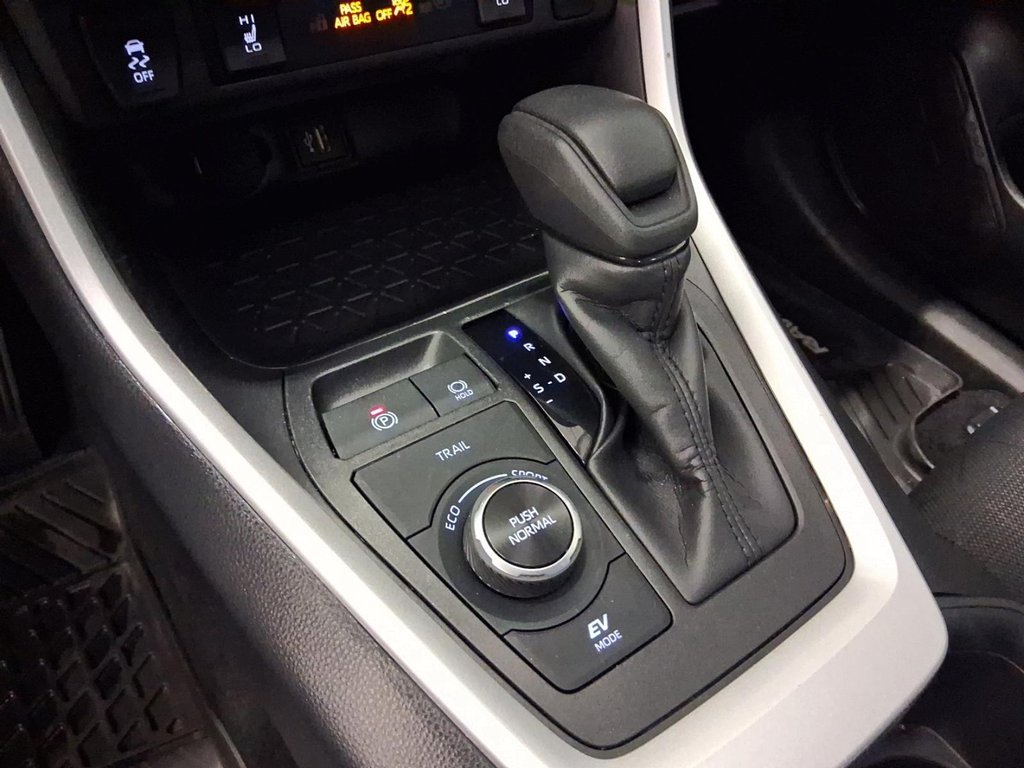 2025 Toyota RAV4 Hybrid LE AWD in Stratford, Ontario - 16 - w1024h768px