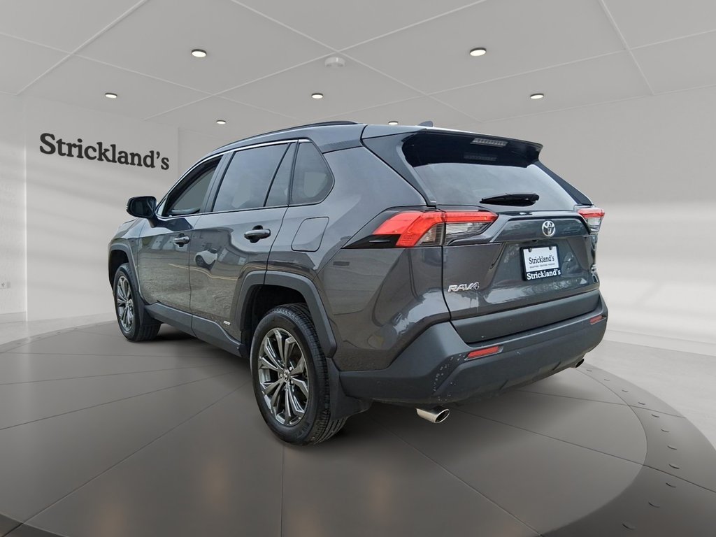 2025 Toyota RAV4 Hybrid XLE AWD in Stratford, Ontario - 4 - w1024h768px