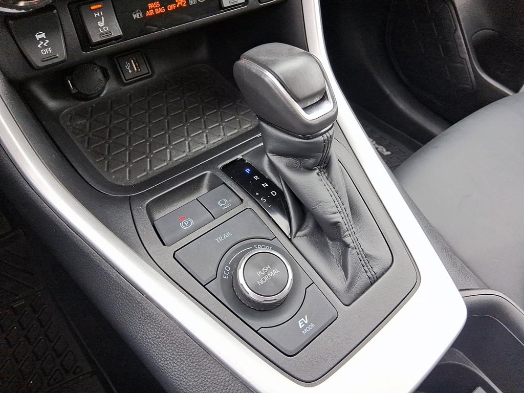 2025 Toyota RAV4 Hybrid XLE AWD in Stratford, Ontario - 16 - w1024h768px