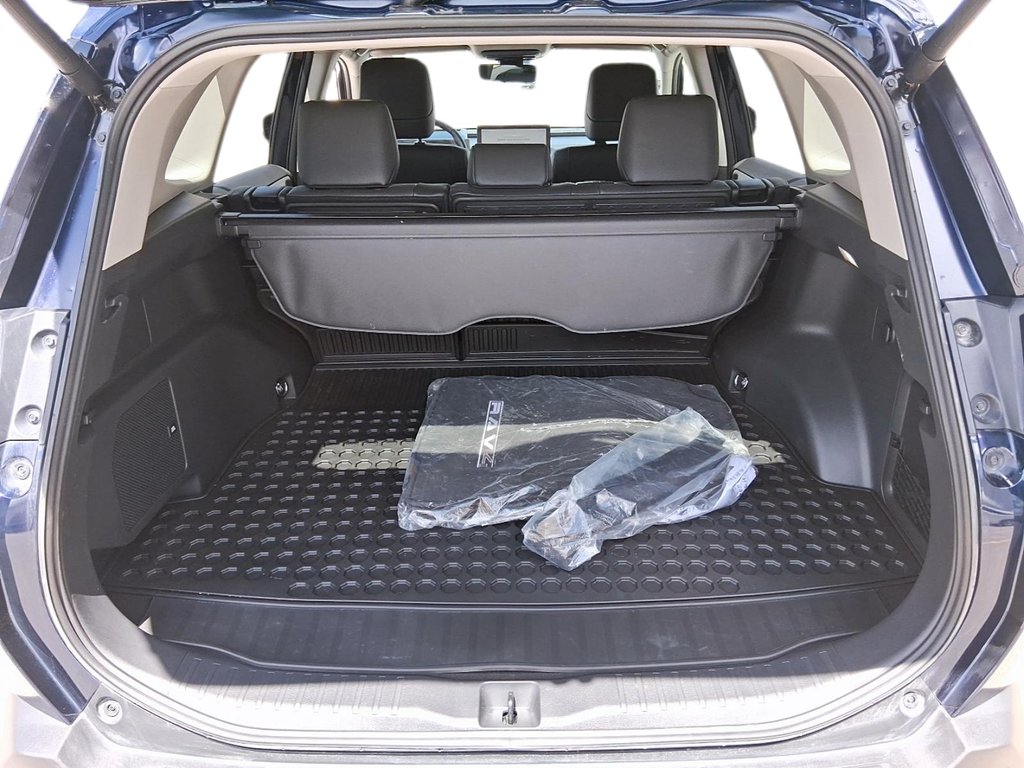 2026 Toyota RAV4 Hybrid RAV4 Limited AWD in Stratford, Ontario - 6 - w1024h768px