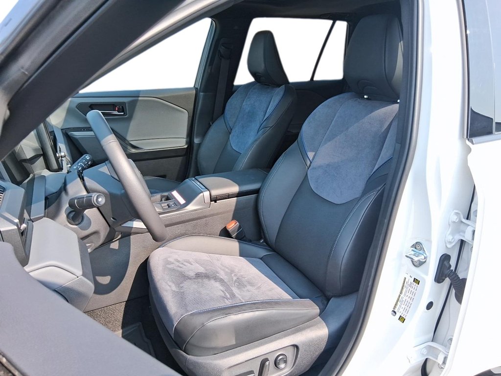 2026 Toyota RAV4 Hybrid RAV4 XSE AWD in Stratford, Ontario - 8 - w1024h768px