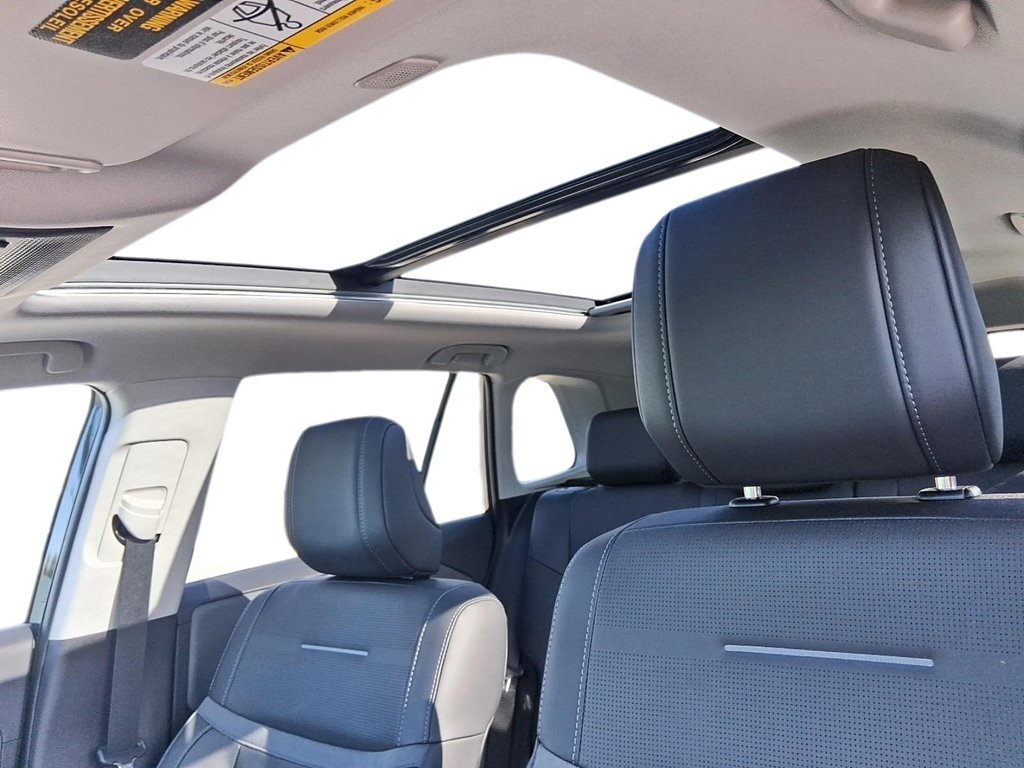 2026 Toyota RAV4 Hybrid RAV4 Limited AWD in Stratford, Ontario - 17 - w1024h768px