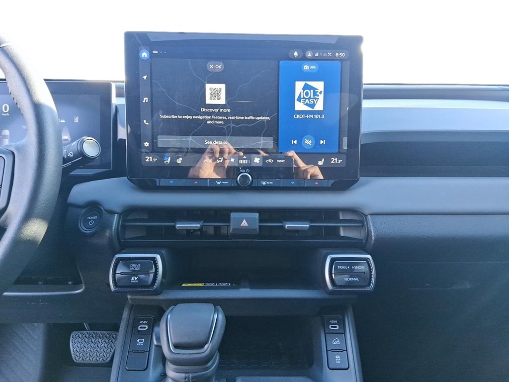 2026 Toyota RAV4 Hybrid RAV4 XSE AWD in Stratford, Ontario - 15 - w1024h768px