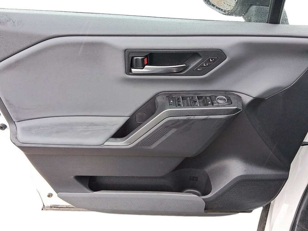 2026 Toyota RAV4 Hybrid RAV4 XSE AWD in Stratford, Ontario - 11 - w1024h768px
