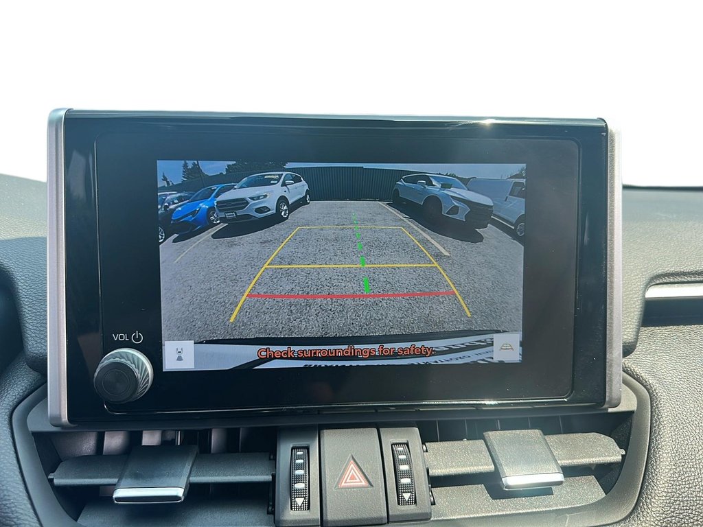 2024 Toyota RAV4 PLUG-IN HYBRID XSE AWD in Stratford, Ontario - 18 - w1024h768px