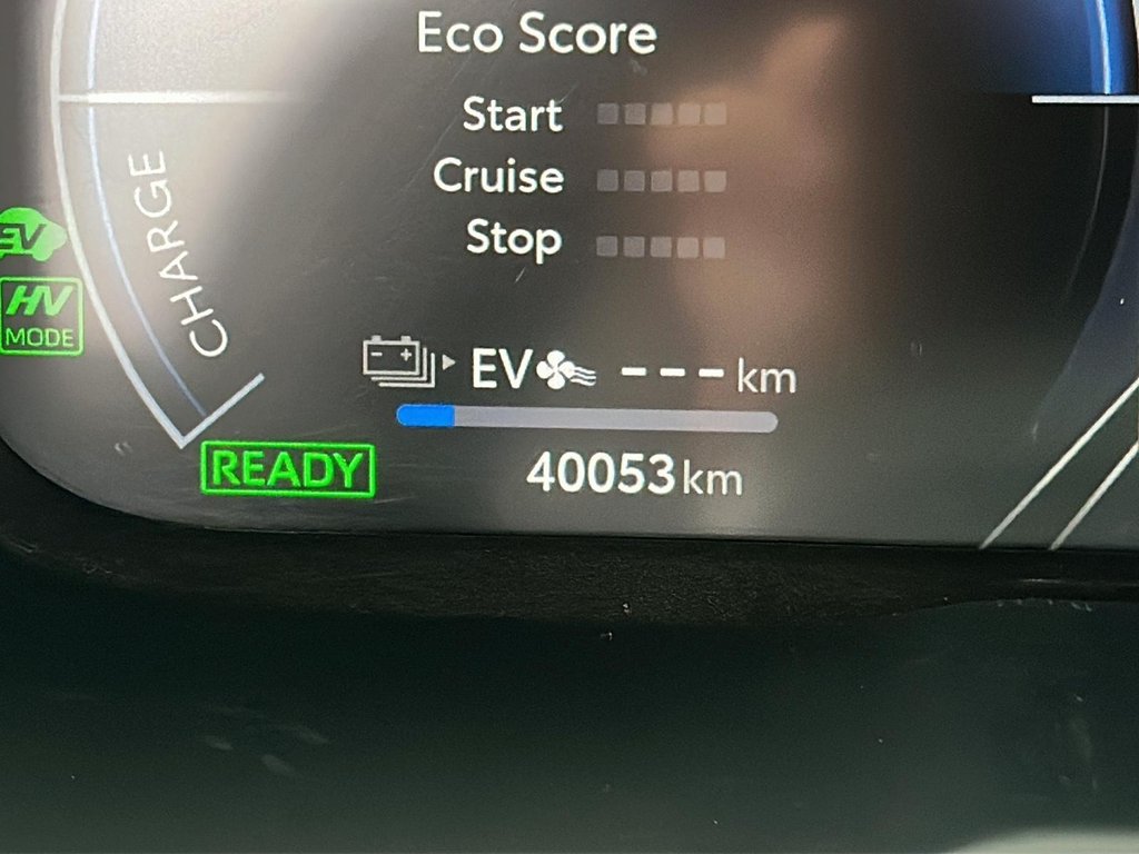 2024 Toyota RAV4 PLUG-IN HYBRID XSE AWD in Stratford, Ontario - 12 - w1024h768px