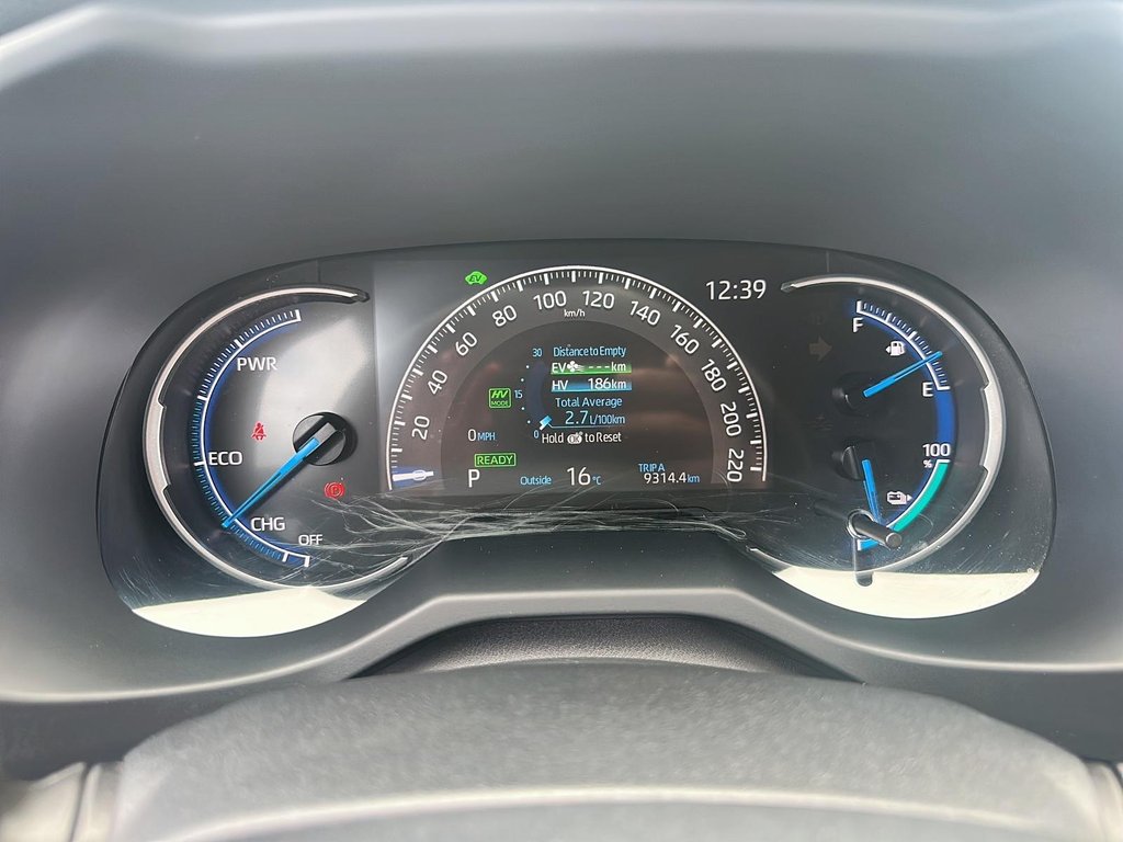 2024 Toyota RAV4 PLUG-IN HYBRID XSE AWD in Stratford, Ontario - 12 - w1024h768px