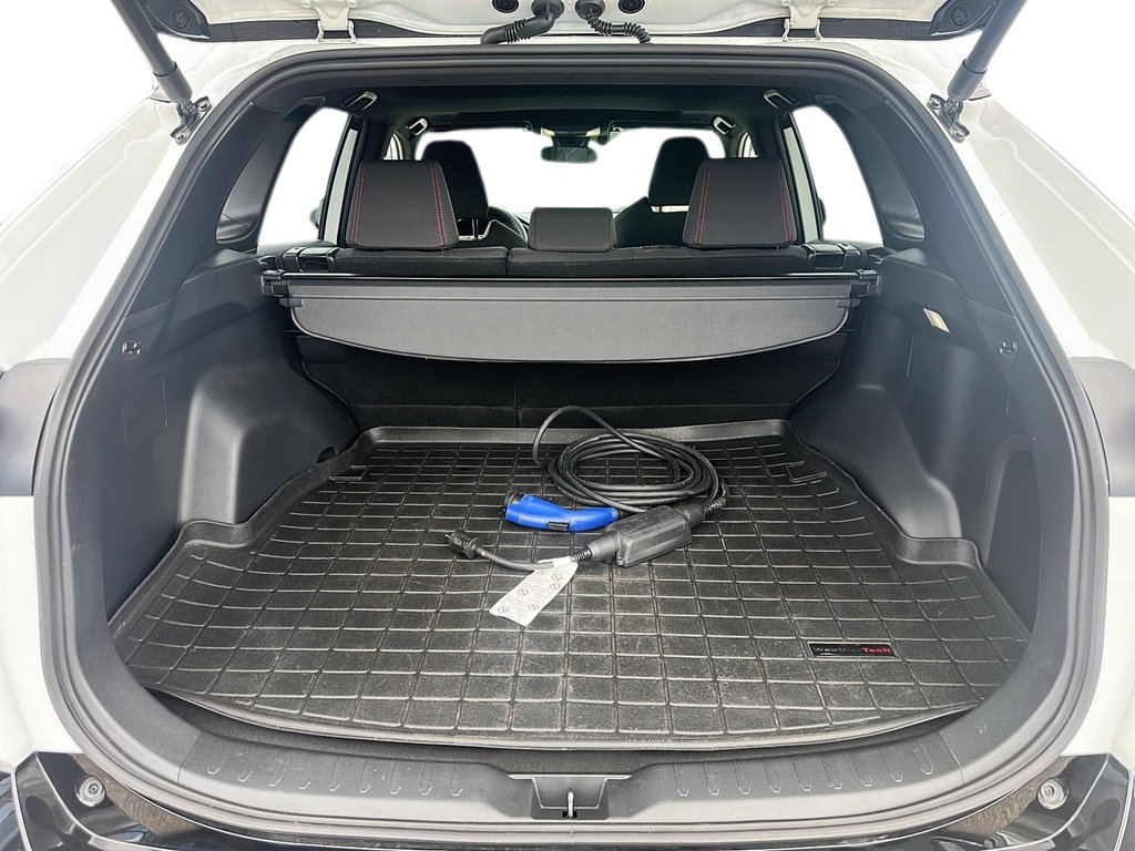 2024 Toyota RAV4 PLUG-IN HYBRID XSE AWD in Stratford, Ontario - 6 - w1024h768px