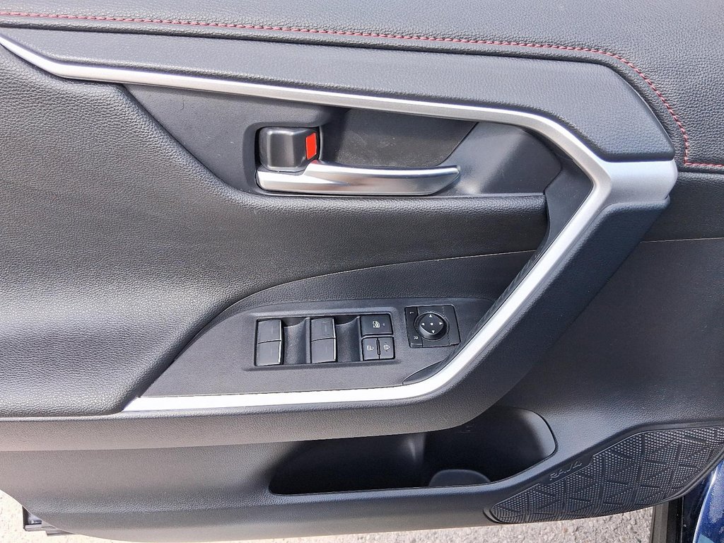 2024 Toyota RAV4 PLUG-IN HYBRID XSE AWD in Stratford, Ontario - 10 - w1024h768px