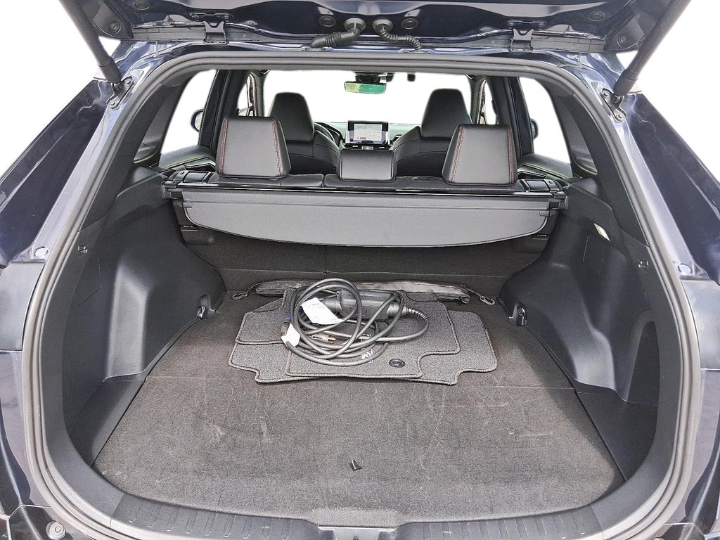 2024 Toyota RAV4 PLUG-IN HYBRID XSE AWD in Stratford, Ontario - 6 - w1024h768px