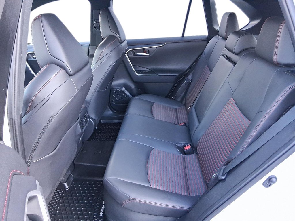 2024 Toyota RAV4 Plug-in Hybrid XSE AWD in Stratford, Ontario - 9 - w1024h768px