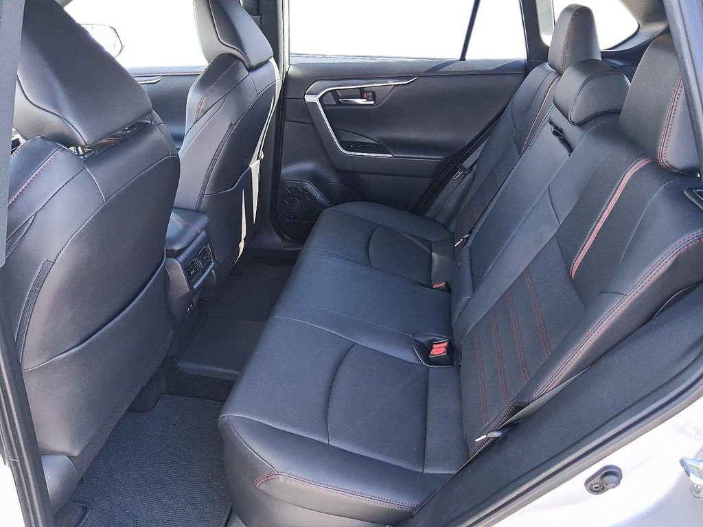 2024 Toyota RAV4 Plug-in Hybrid XSE AWD in Stratford, Ontario - 9 - w1024h768px