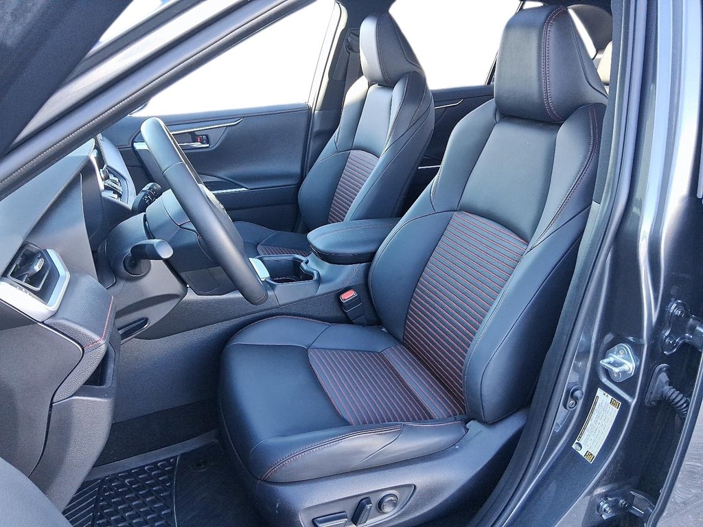 2024 Toyota RAV4 Plug-in Hybrid XSE AWD in Stratford, Ontario - 9 - w1024h768px