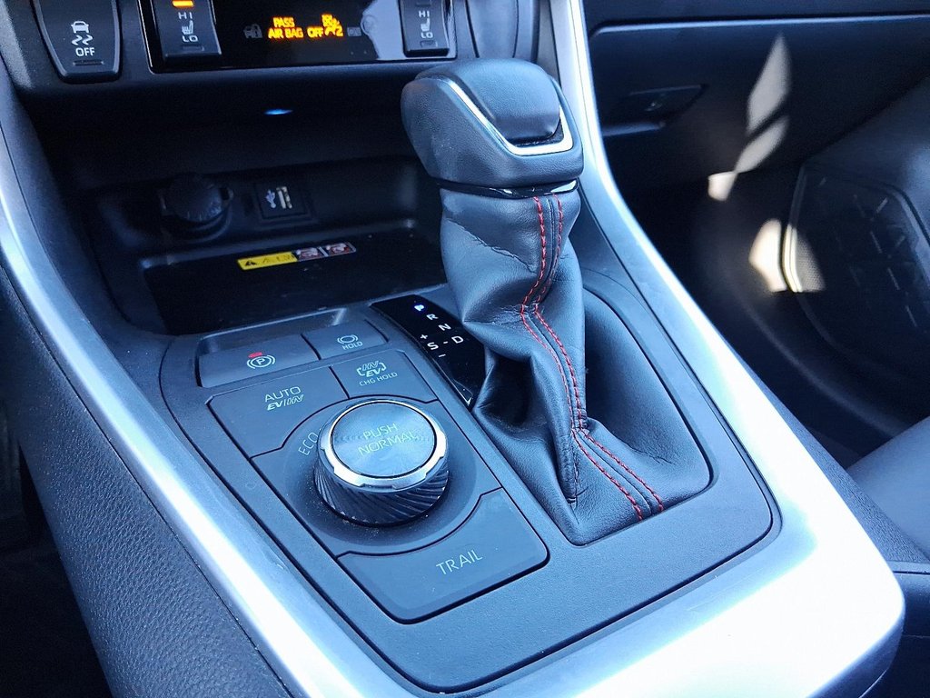 2024 Toyota RAV4 Plug-in Hybrid XSE AWD in Stratford, Ontario - 17 - w1024h768px