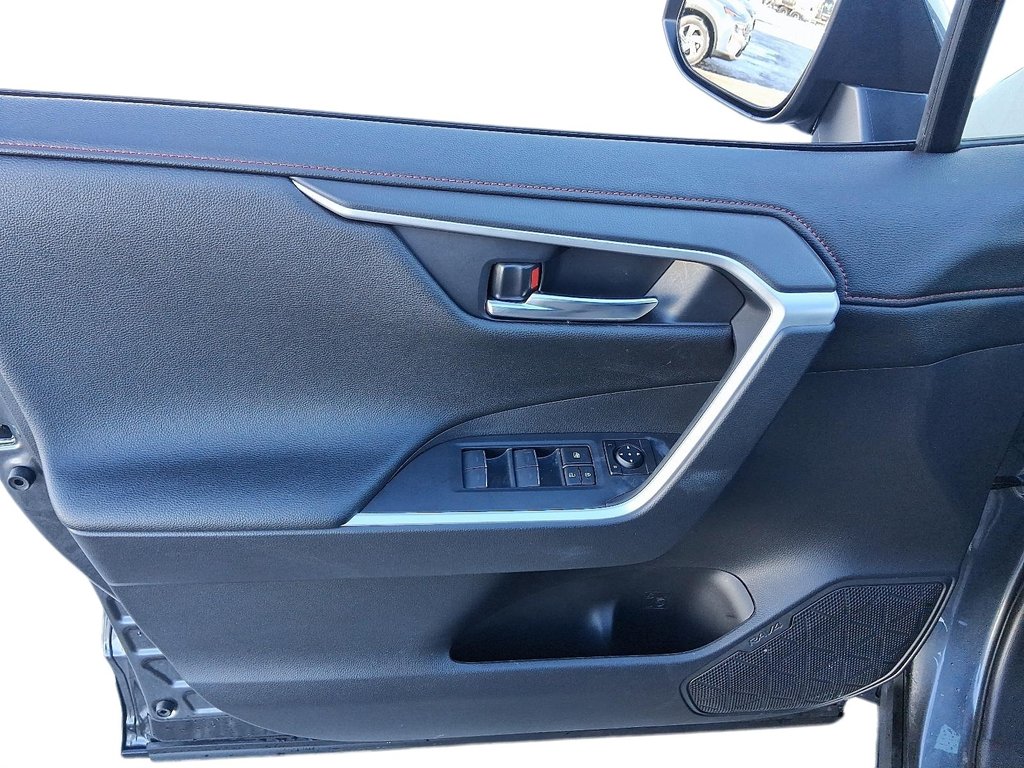 2024 Toyota RAV4 Plug-in Hybrid XSE AWD in Stratford, Ontario - 12 - w1024h768px