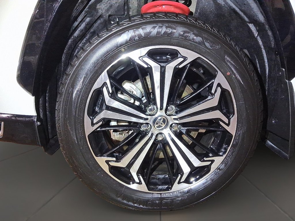 2024 Toyota RAV4 Plug-in Hybrid XSE AWD in Stratford, Ontario - 7 - w1024h768px