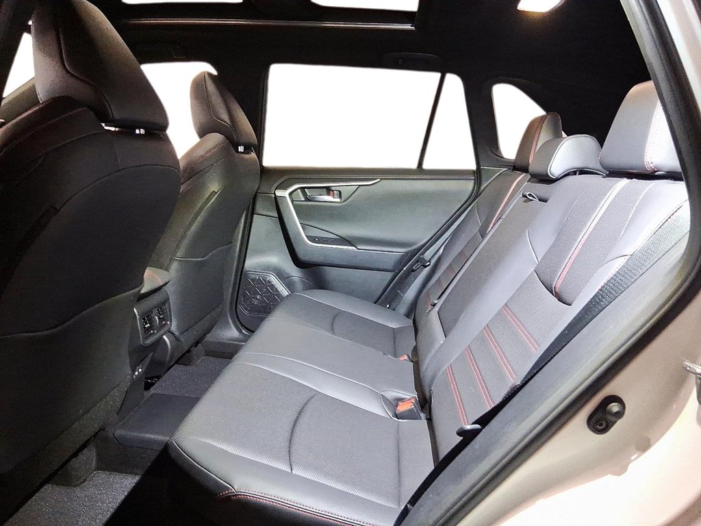 2024 Toyota RAV4 Plug-in Hybrid XSE AWD in Stratford, Ontario - 10 - w1024h768px