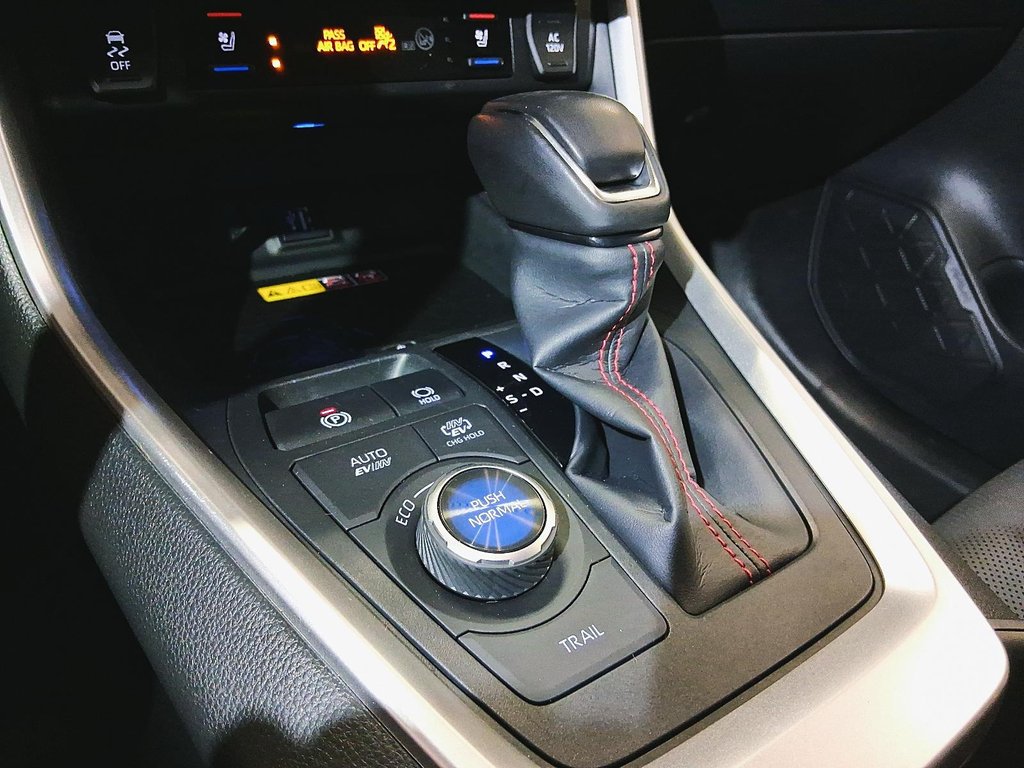 2024 Toyota RAV4 Plug-in Hybrid XSE AWD in Stratford, Ontario - 17 - w1024h768px