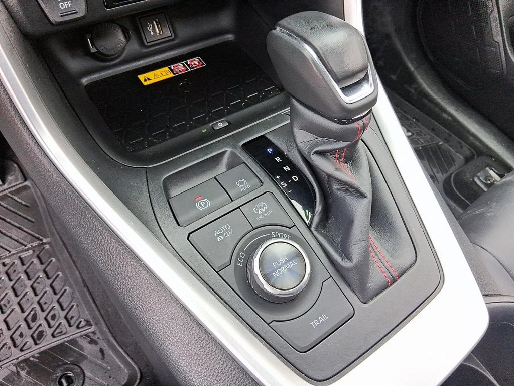 2024 Toyota RAV4 Plug-in Hybrid XSE AWD in Stratford, Ontario - 16 - w1024h768px