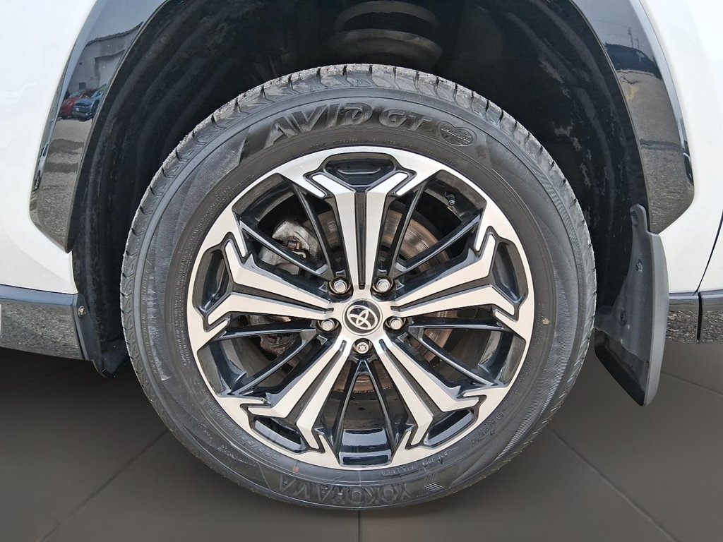 2024 Toyota RAV4 Plug-in Hybrid XSE AWD in Stratford, Ontario - 7 - w1024h768px