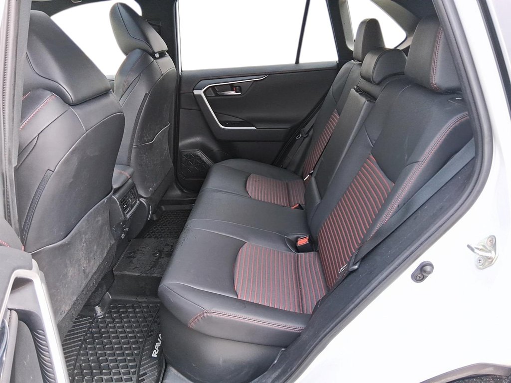 2024 Toyota RAV4 Plug-in Hybrid XSE AWD in Stratford, Ontario - 9 - w1024h768px