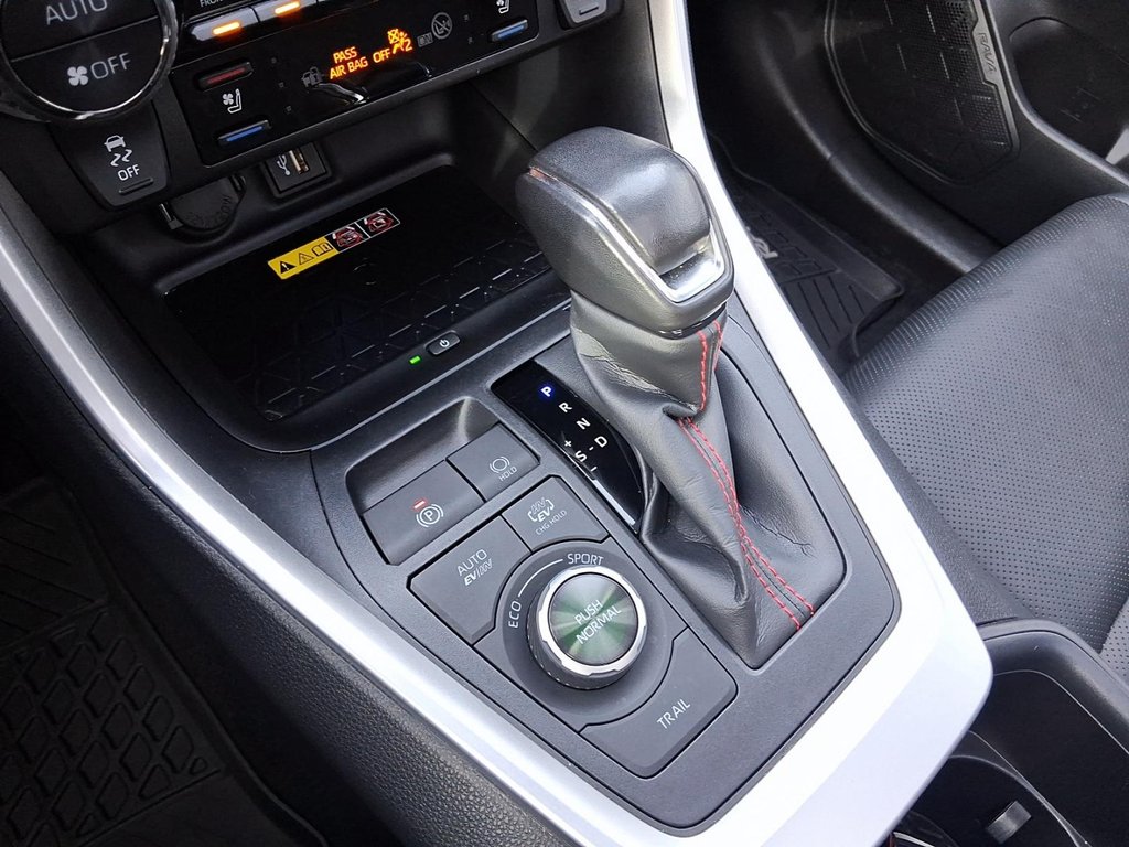 2024 Toyota RAV4 Plug-in Hybrid XSE AWD in Stratford, Ontario - 18 - w1024h768px