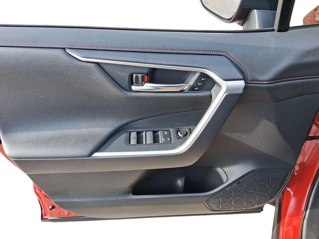2024 Toyota RAV4 Plug-in Hybrid XSE AWD in Stratford, Ontario - 12 - w1024h768px
