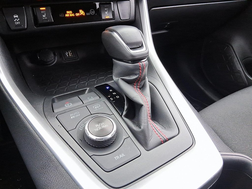 2025 Toyota RAV4 Plug-in Hybrid SE AWD in Stratford, Ontario - 16 - w1024h768px