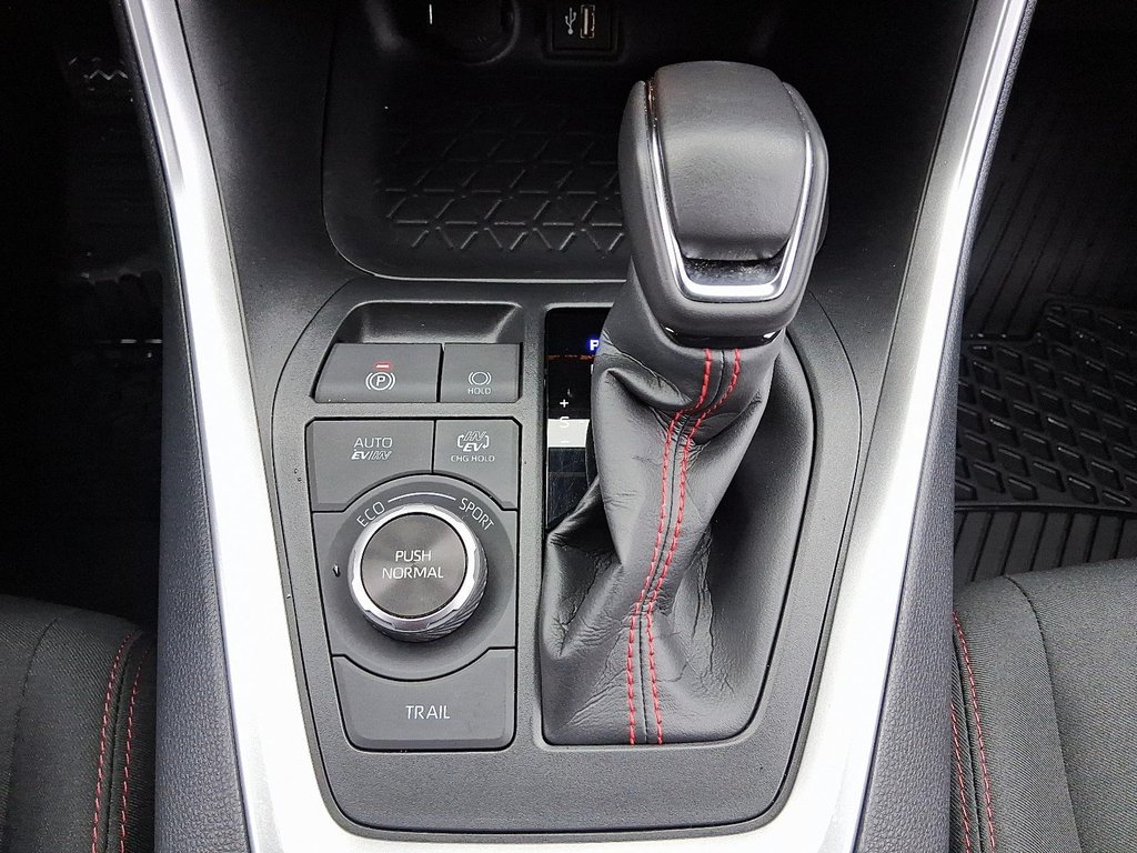 2025 Toyota RAV4 Plug-in Hybrid SE AWD in Stratford, Ontario - 17 - w1024h768px