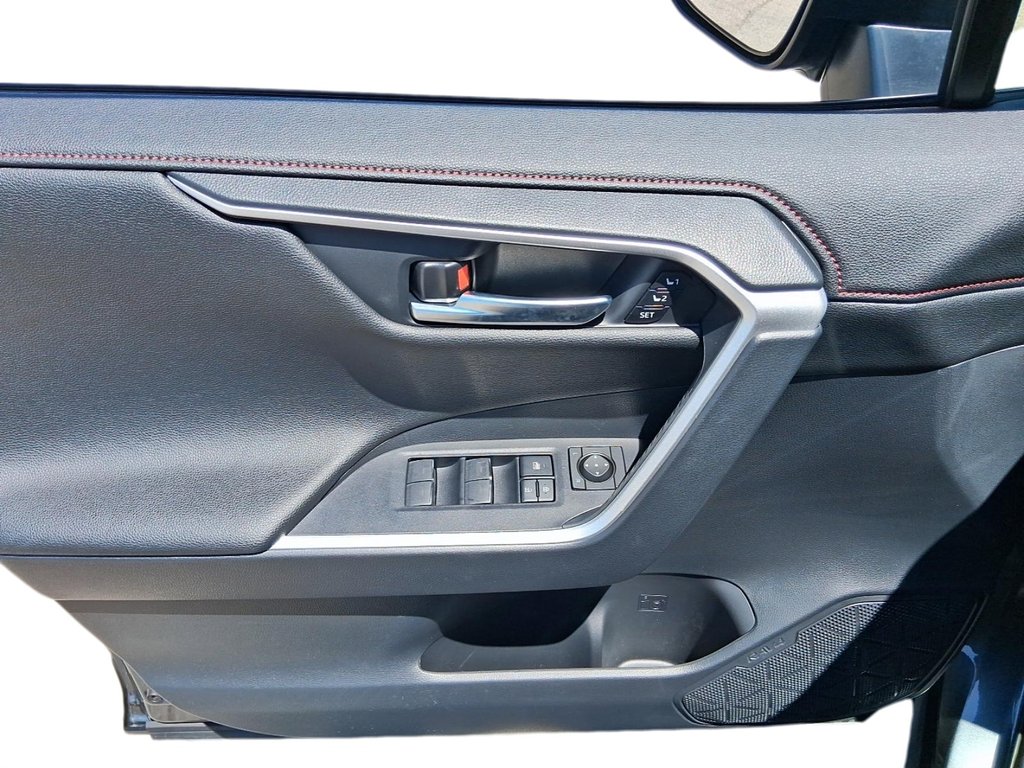 2025 Toyota RAV4 Plug-in Hybrid XSE AWD in Stratford, Ontario - 11 - w1024h768px