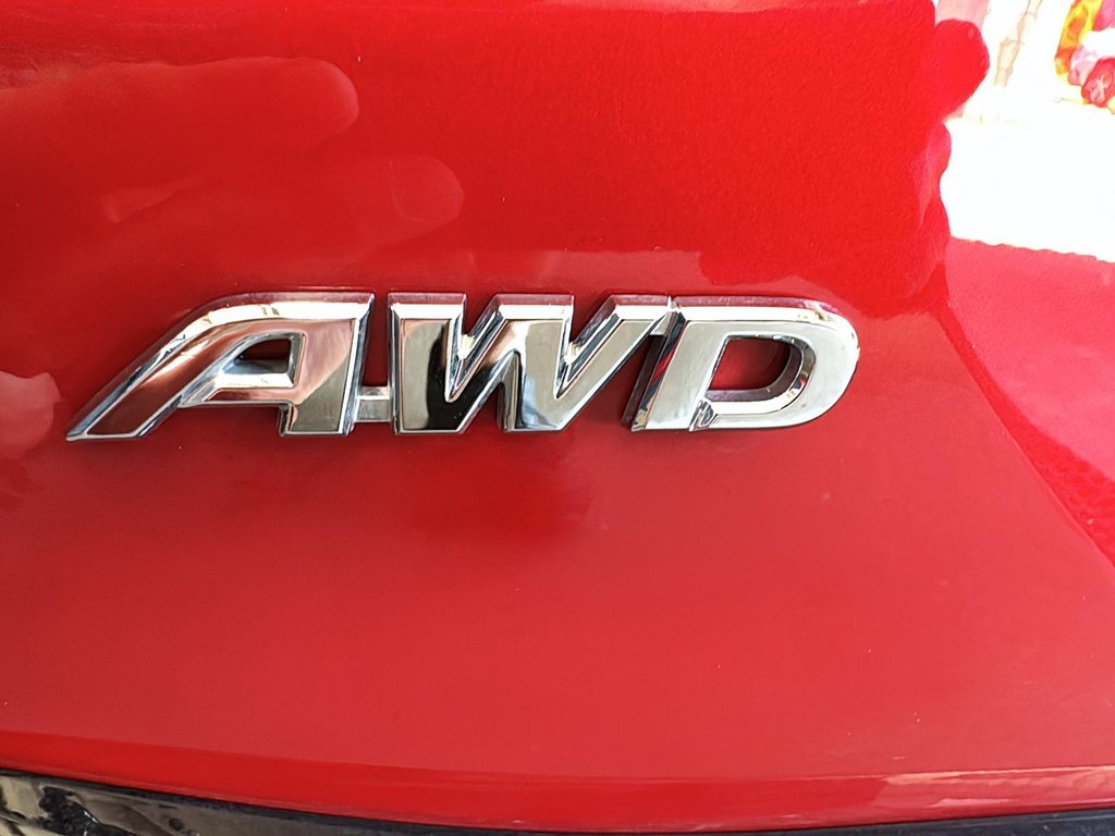 2025 Toyota RAV4 Plug-in Hybrid XSE AWD in Stratford, Ontario - 15 - w1024h768px