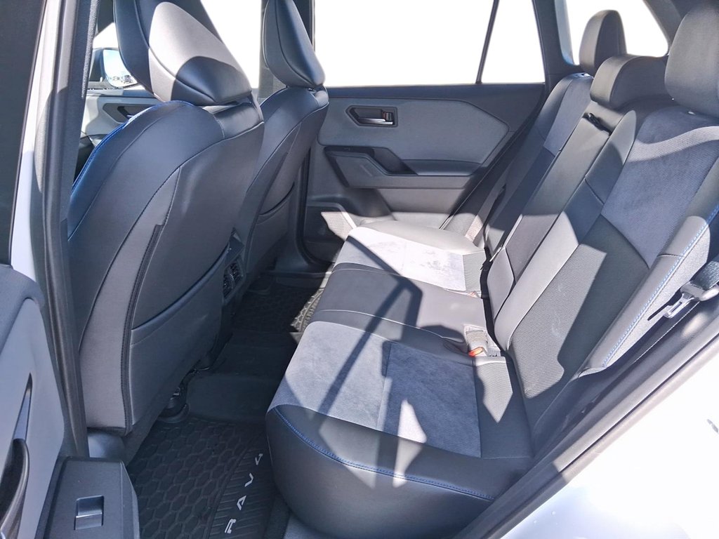 2026 Toyota RAV4 Plug-in Hybrid RAV4 PHEV XSE AWD in Stratford, Ontario - 9 - w1024h768px
