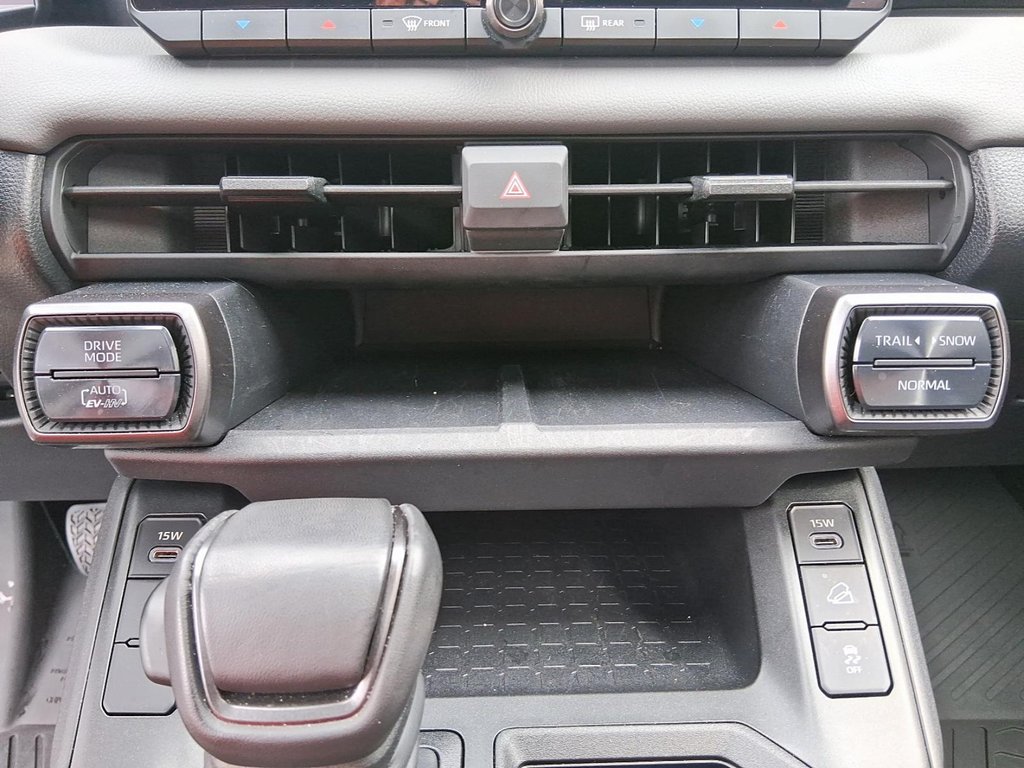 2026 Toyota RAV4 Plug-in Hybrid RAV4 PHEV SE AWD in Stratford, Ontario - 17 - w1024h768px