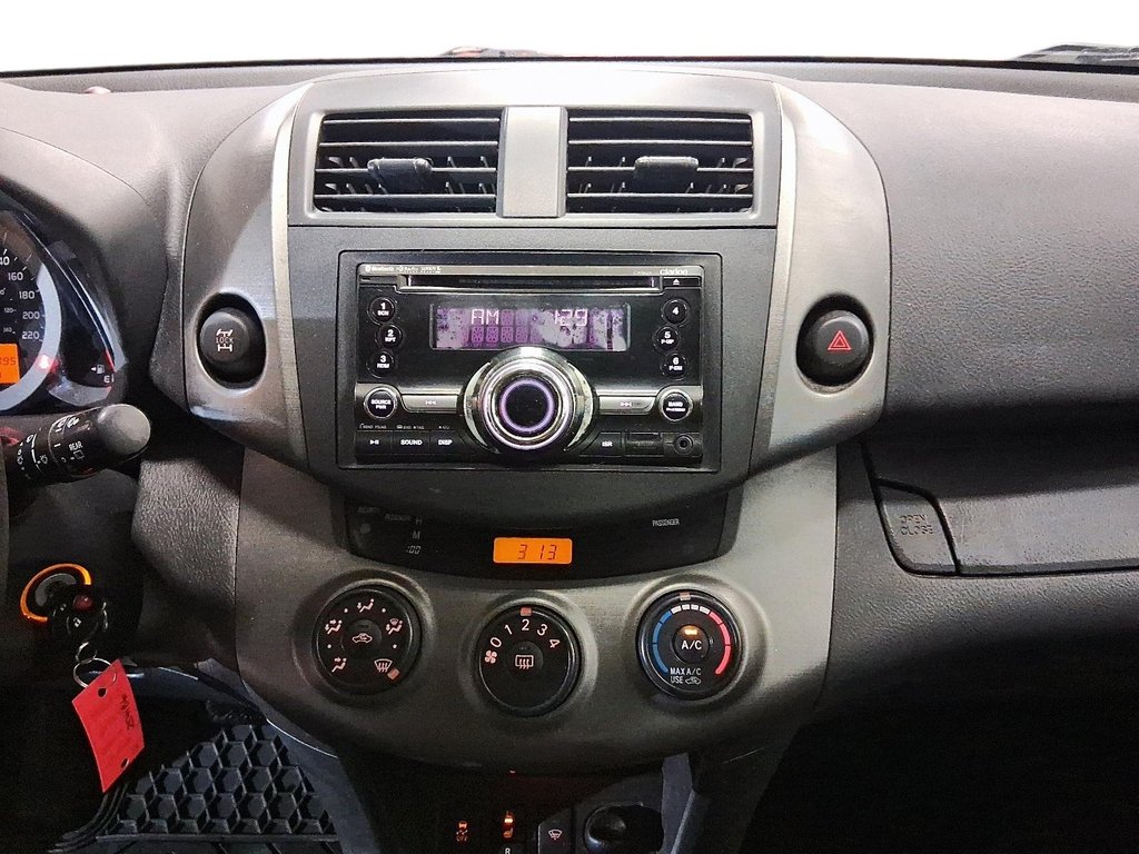 2012 Toyota RAV4 4WD Sport 4A in Stratford, Ontario - 15 - w1024h768px