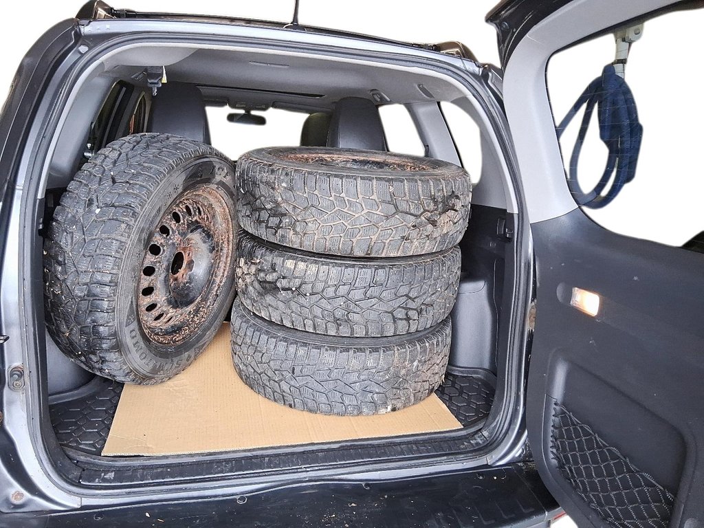 2012 Toyota RAV4 4WD Sport 4A in Stratford, Ontario - 6 - w1024h768px