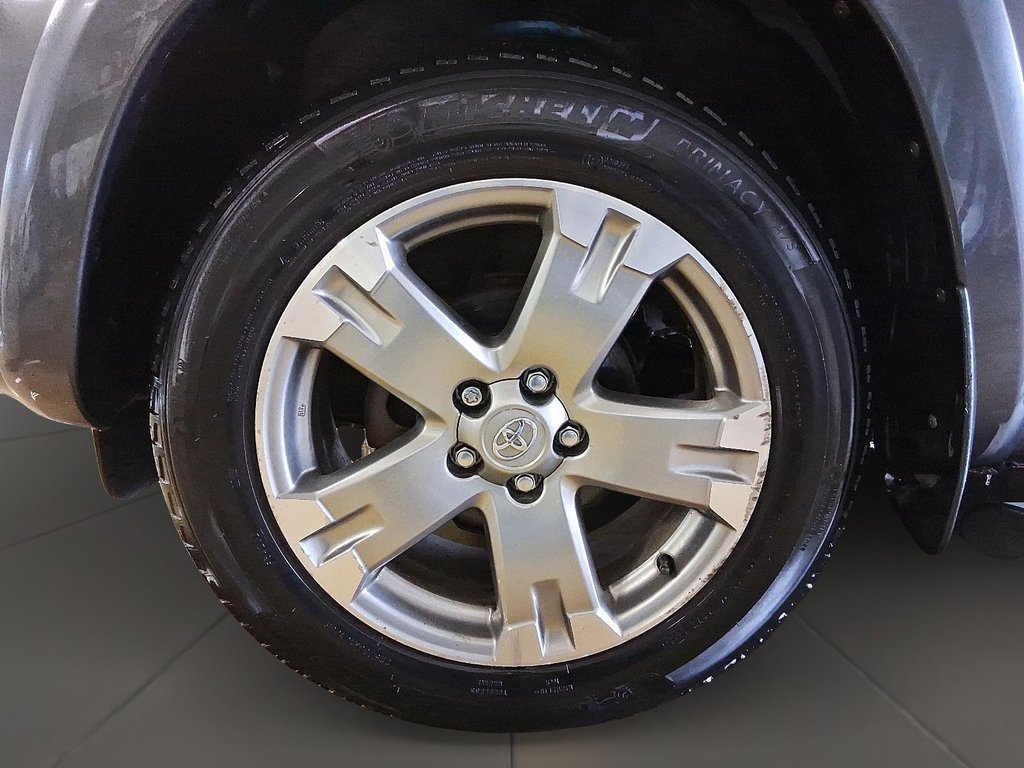 2012 Toyota RAV4 4WD Sport 4A in Stratford, Ontario - 7 - w1024h768px