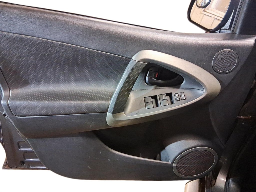 2012 Toyota RAV4 4WD Sport 4A in Stratford, Ontario - 11 - w1024h768px