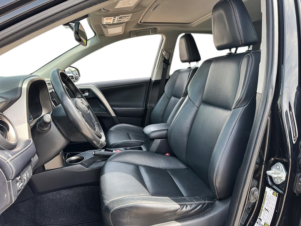 2013 Toyota RAV4 AWD Limited in Stratford, Ontario - 8 - w1024h768px
