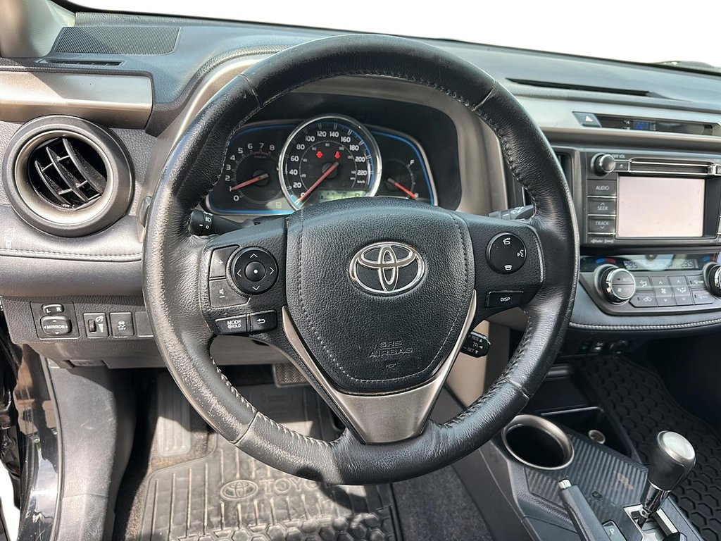2013 Toyota RAV4 AWD Limited in Stratford, Ontario - 11 - w1024h768px