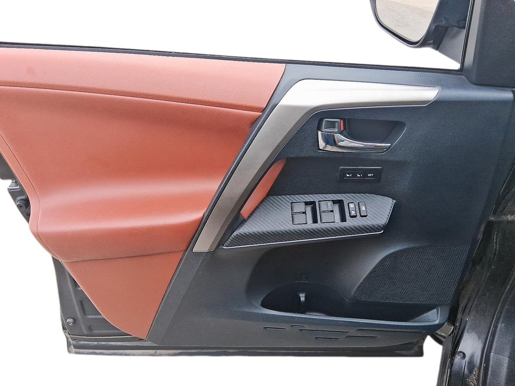 2013 Toyota RAV4 AWD Limited in Stratford, Ontario - 12 - w1024h768px