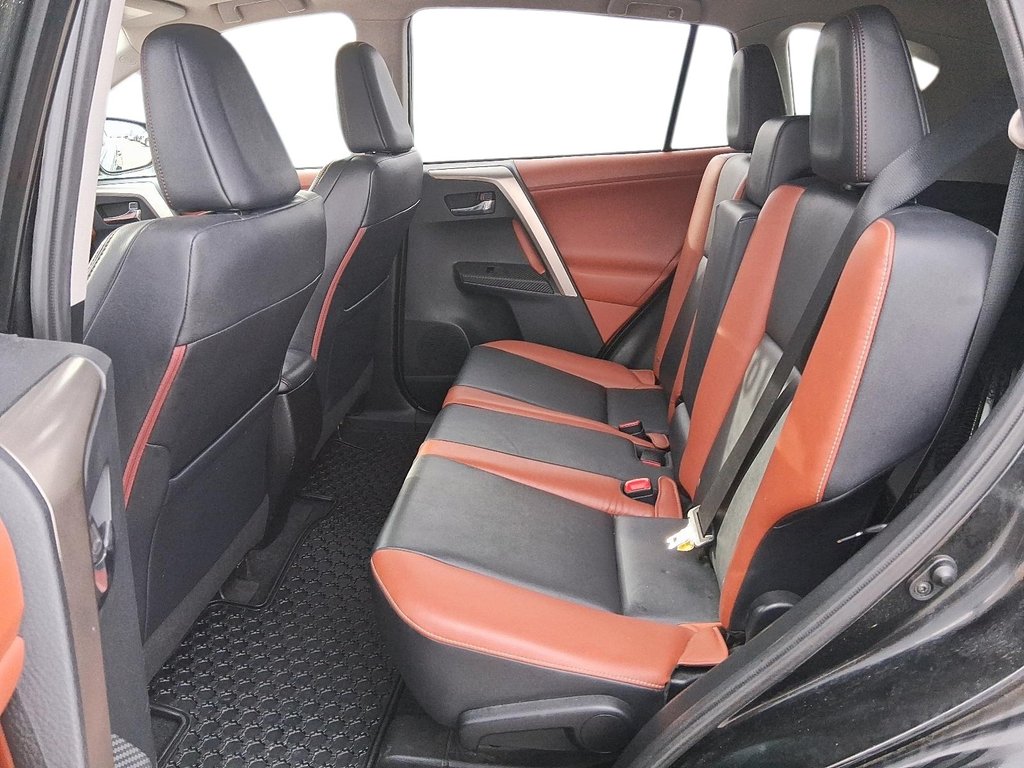 2013 Toyota RAV4 AWD Limited in Stratford, Ontario - 9 - w1024h768px